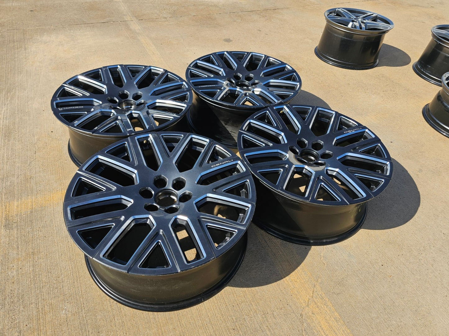 24" GMC Yukon Sierra DENALI OEM wheels rims 2024 2025 2026 2027 DISCOUNTED