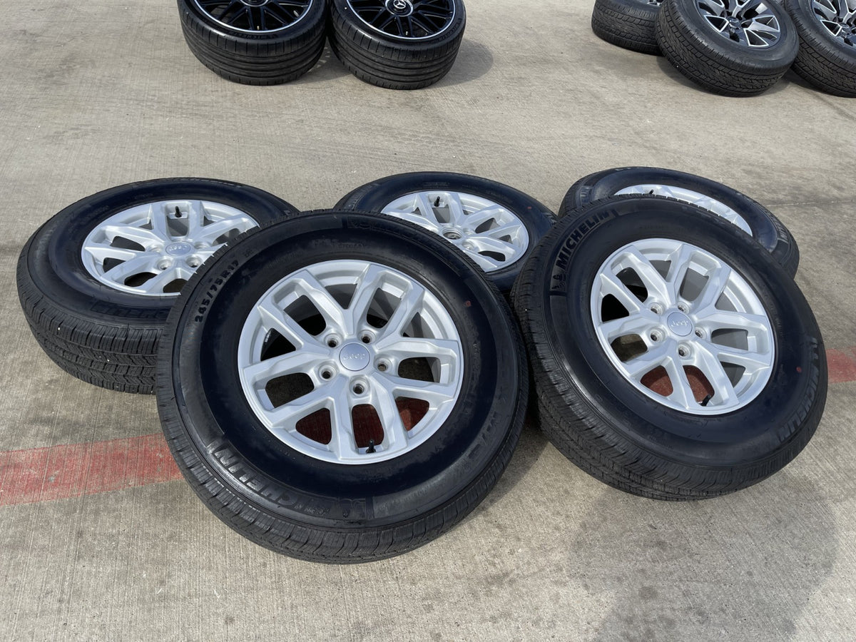 17" Jeep Wrangler Gladiator RUBICON OEM 9301 95329 wheels rims tires MICHELIN