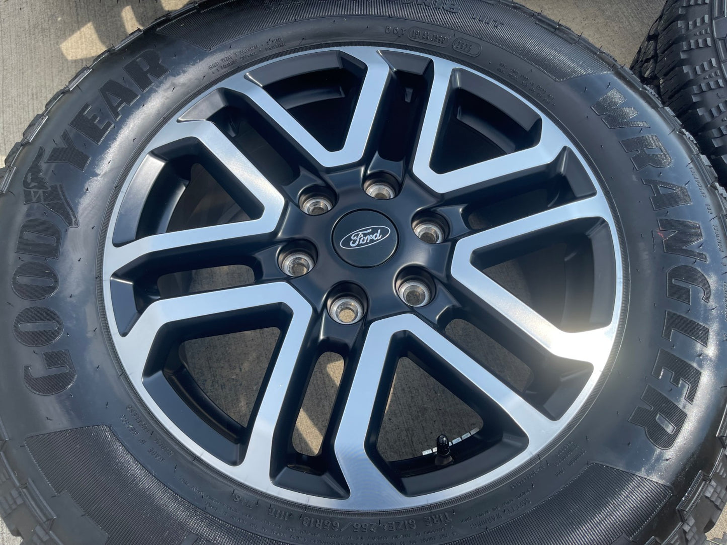 18" Ford Ranger Lariat OEM wheels rims 95856 10590 SET 2024 2025 2026 2027 NEW