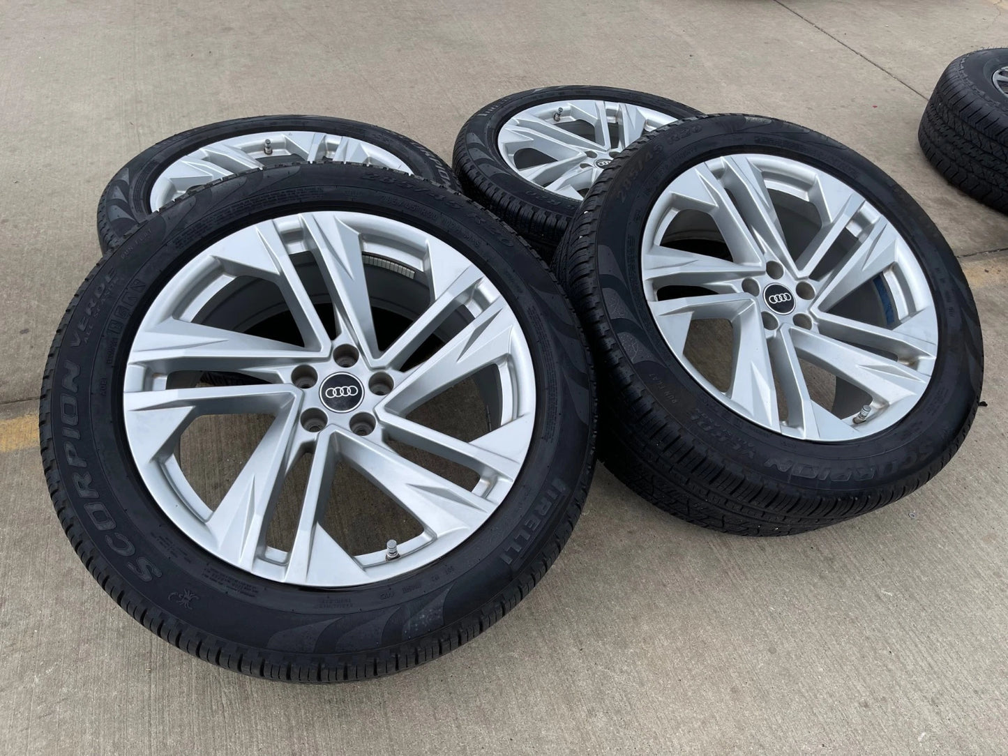 20" Audi Q7 OEM wheels rims Q8 RS S VW Atlas 12053 tires 2021 2022 2023 2024
