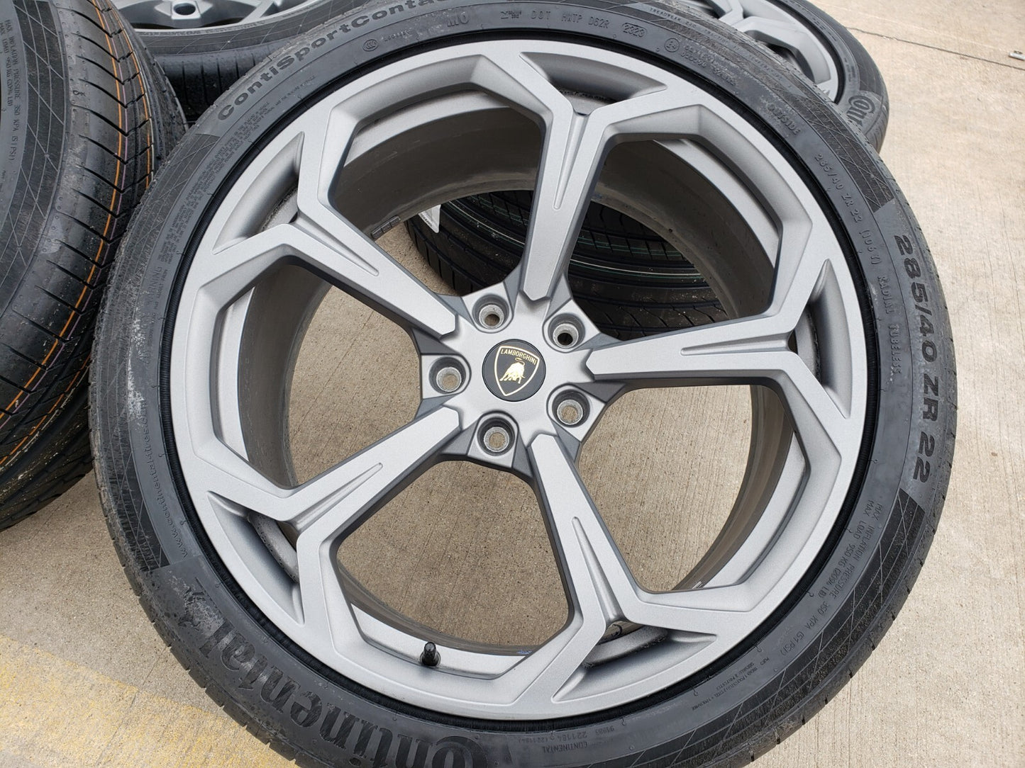 22" Lamborghini Urus OEM wheels rims gray Taigete 2022 2023 2024 2025 2026 NEW