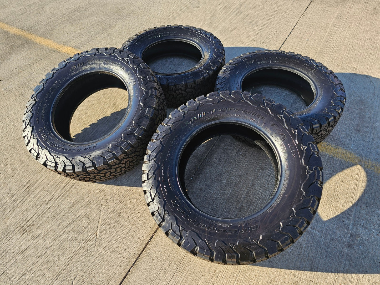 (4) 255/70/18 BFG KO2 A/T tires F-150 Sierra Tahoe Silverado NEW TAKE OFFS NEW
