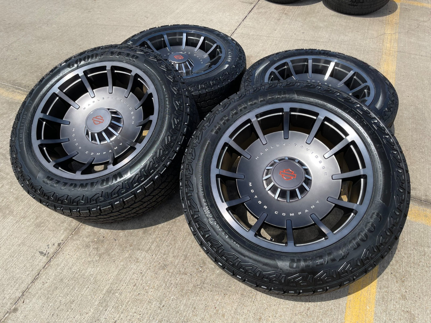 22" 22x10 Chevy Silverado Tahoe Suburban HARLEY DAVIDSON OEM wheels rims NEW 35"