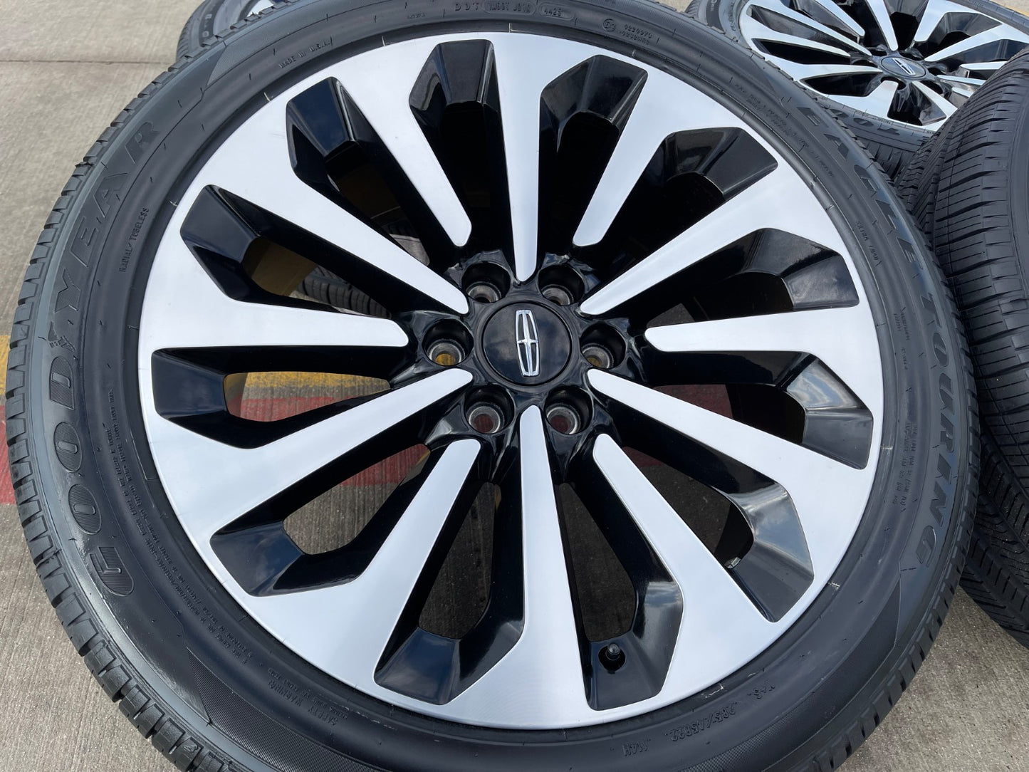 22" Lincoln Navigator L OEM 95385 10498 rims wheels 2022 2023 2024 2025 2026 NEW