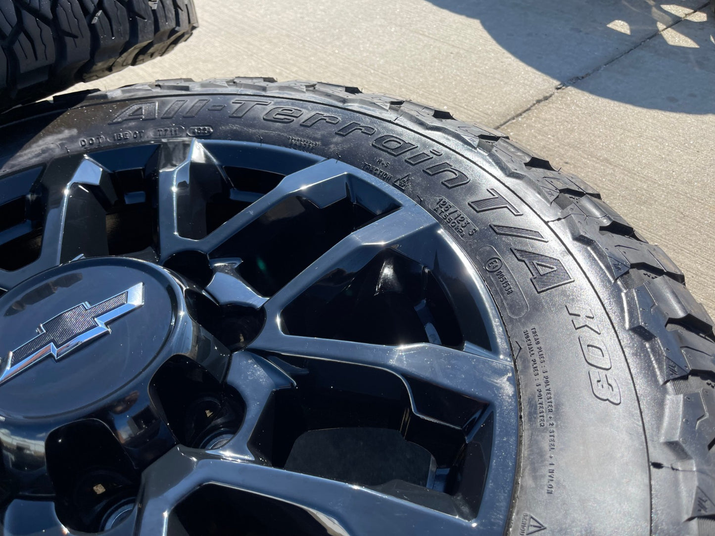 20" Chevy Silverado Trail Boss GMC AT4 2500 OEM 94030 wheels rims BFG KO3