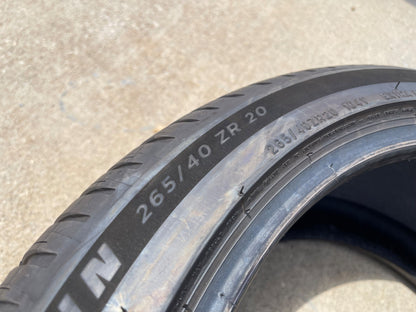 (1) 265/40/20 Michelin Pilot Sport EV 104Y XL 265/40R20 tire