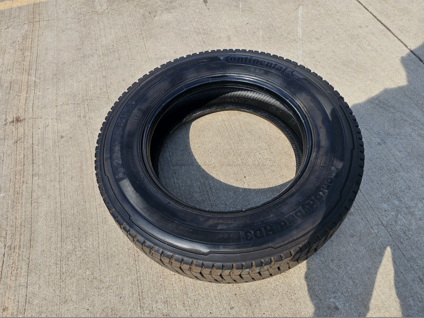 (1) 225/70/19.5 Continental Conti Hybrid HD3 tire 225/70r19.5 LT 14 PLY
