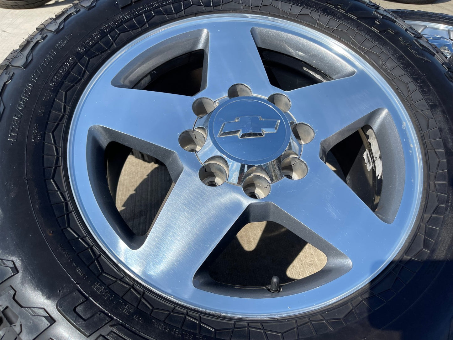 20" Chevy Silverado GMC 2500 OEM 5805 wheels rims tires