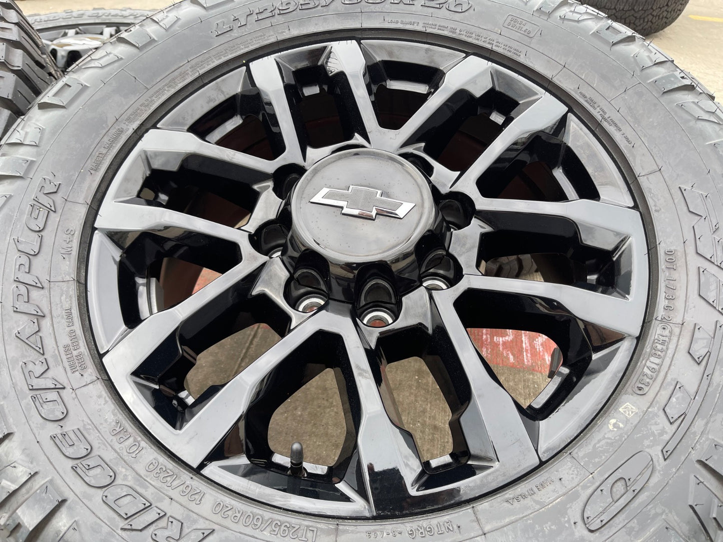 20" Chevy Silverado Trail Boss GMC AT4 2500 OEM 94030 wheels rims NIRTO 34"