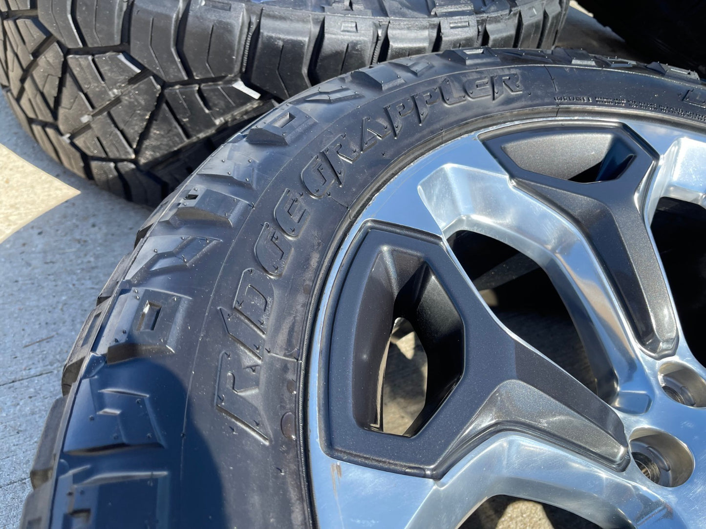 22" Dodge Ram 1500 OEM LIMITED Laramie wheels rims 2685 NITTO RIDGE GRAPPLER