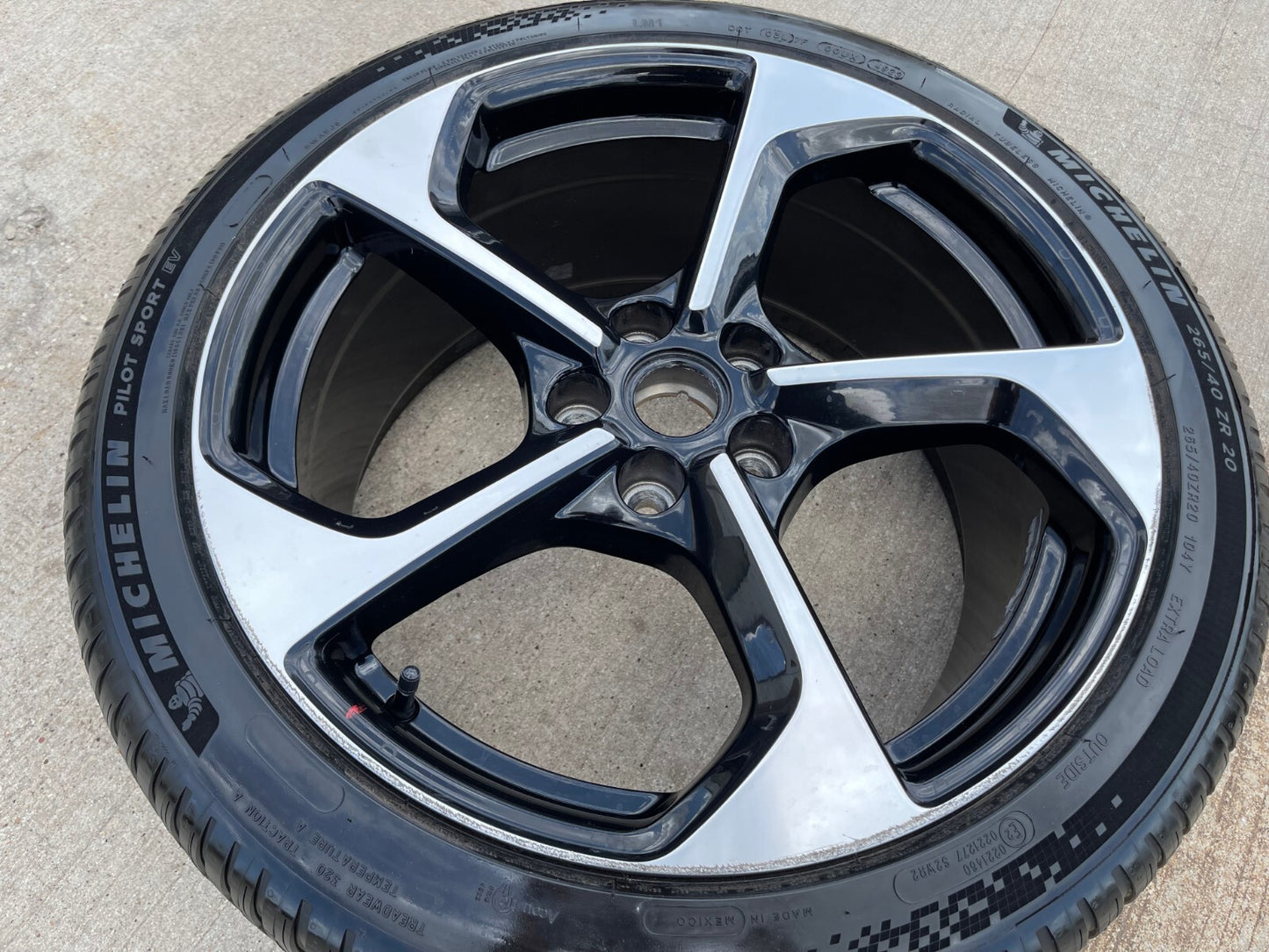 20" 20x9.5 Lucid Air OEM Grand Touring black wheel rim REAR 2022 2023 2024 2025