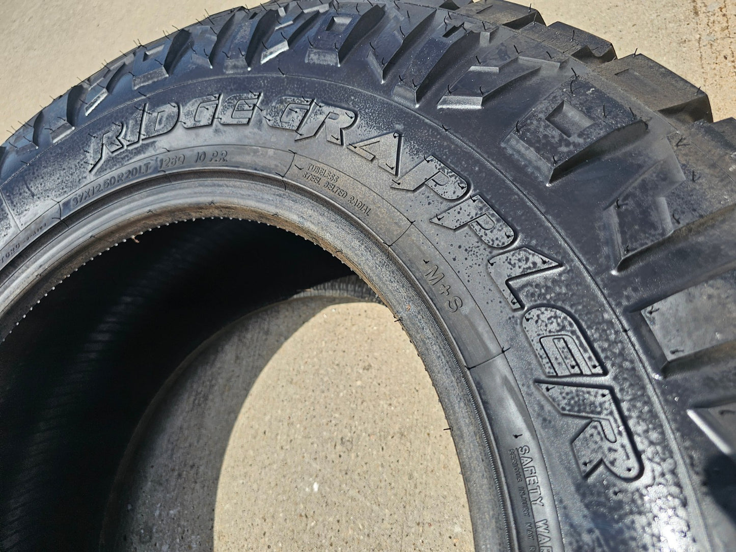 (1) 37x12.5x20 Nitto Ridge Grappler R/T tire 121Q E 10 PLY