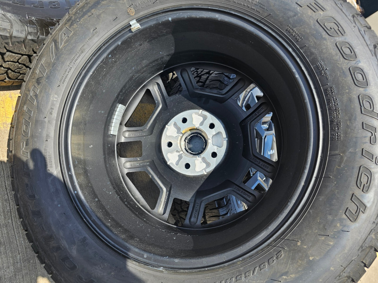 17" Kia Sorento X-PRO OEM wheels rims tires Telluride Sedona 2024 2025 NEW