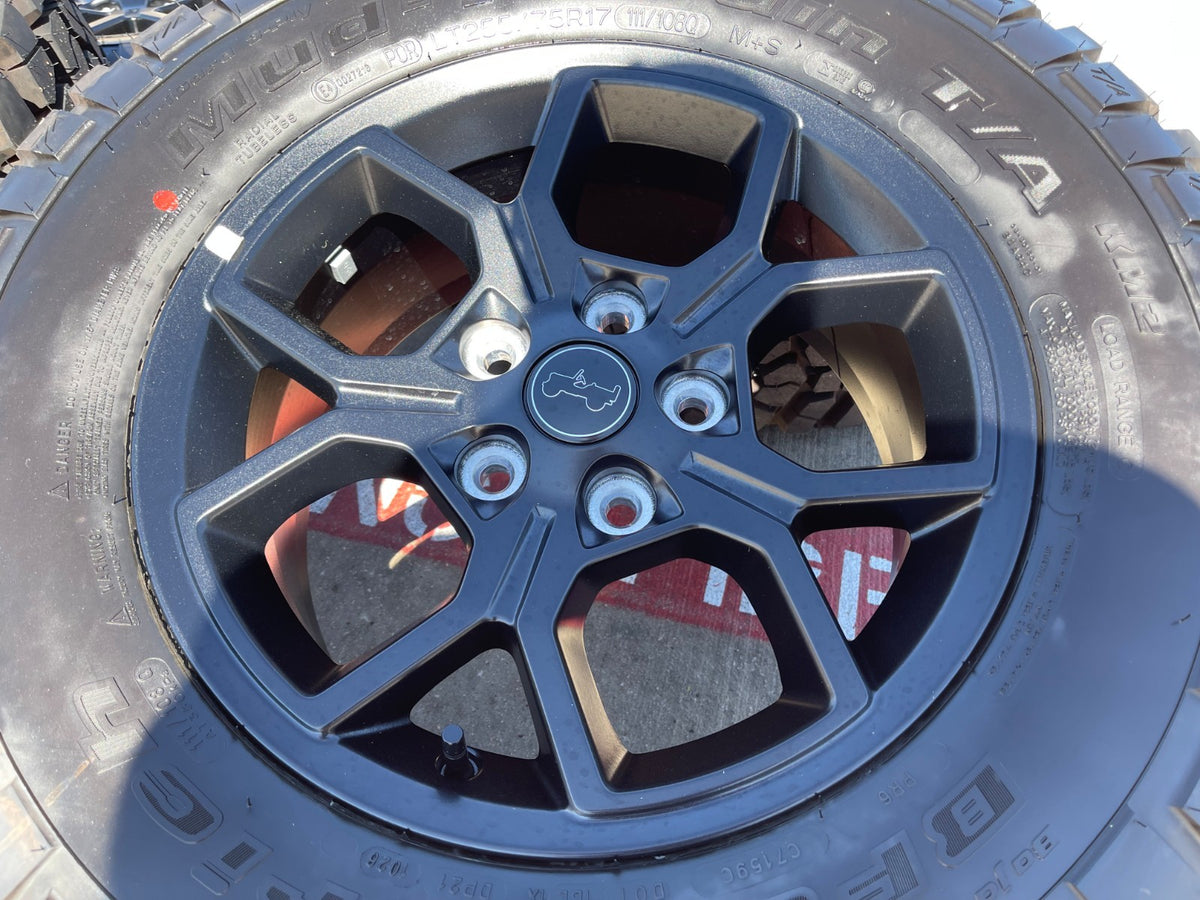 17" Jeep Wrangler Rubicon OEM 95729 wheels rims Gladiator BFG KM2 M/T SET NEW