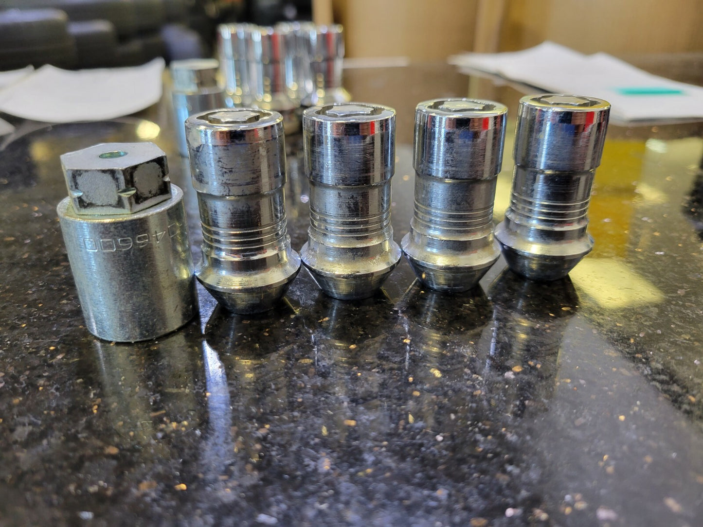 (4) 14x1.5 OEM Ford lug nut locks nuts polished key F-150 Expedition Bronco