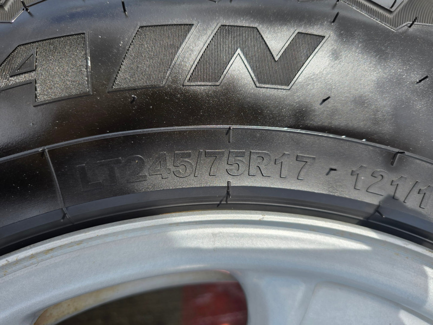 17" Chevy Silverado GMC Sierra 2500 OEM 8095 wheels rims tires A/T GREAT TREAD!!