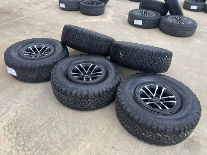 17" Jeep Wrangler 392 Gladiator Rubicon OEM 9329 BEADLOCK wheels rims BFG 35"