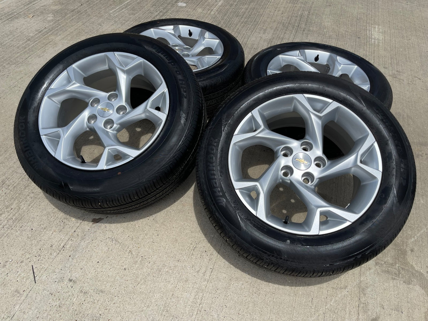 17" Chevy TRAX OEM wheels rims 14141 Terrain Trailblazer Equinox  2024 2025 2026