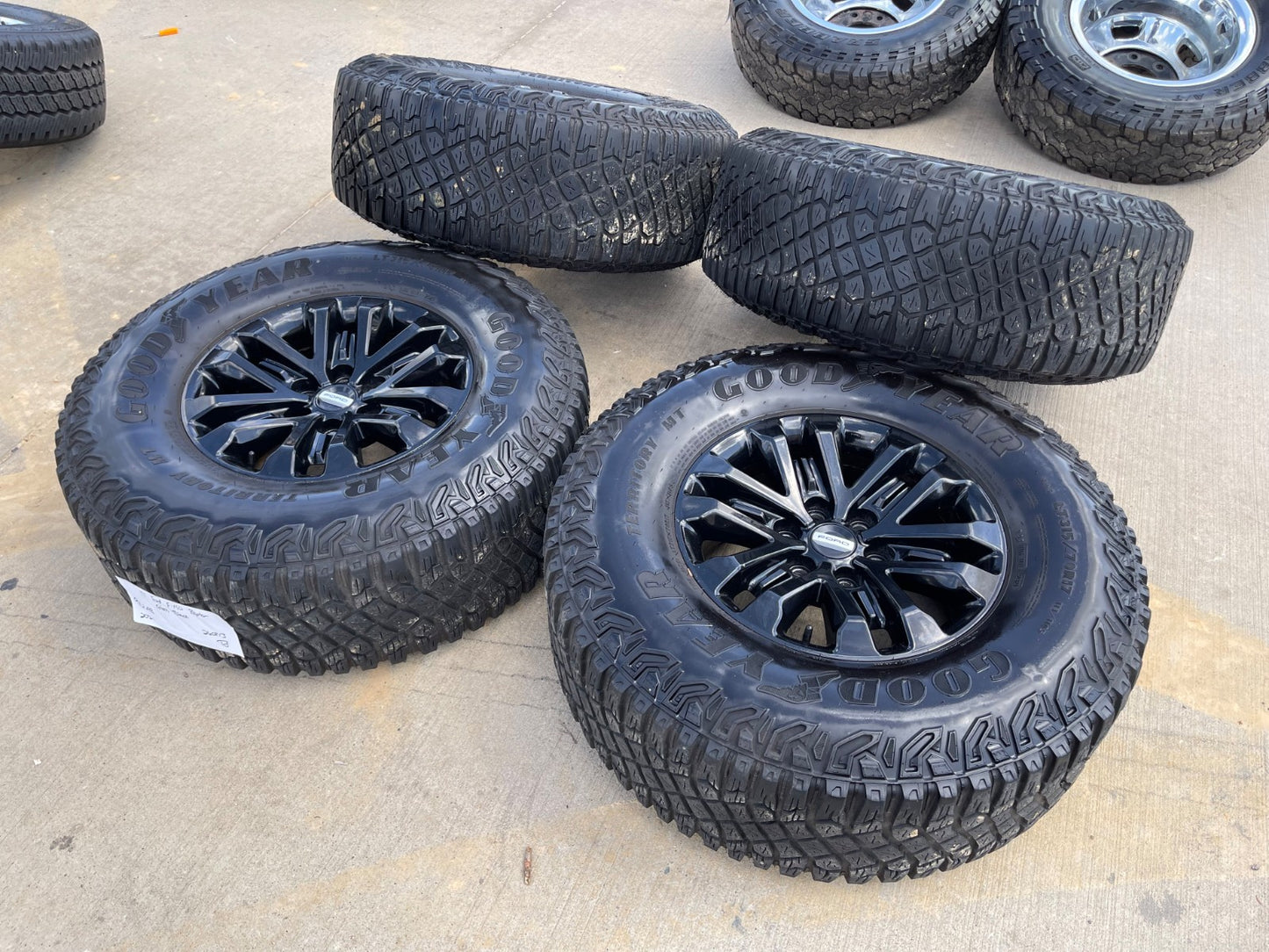 17" Ford F-150 Raptor OEM 96648 rims wheels tires SET GOODYEAR 35"