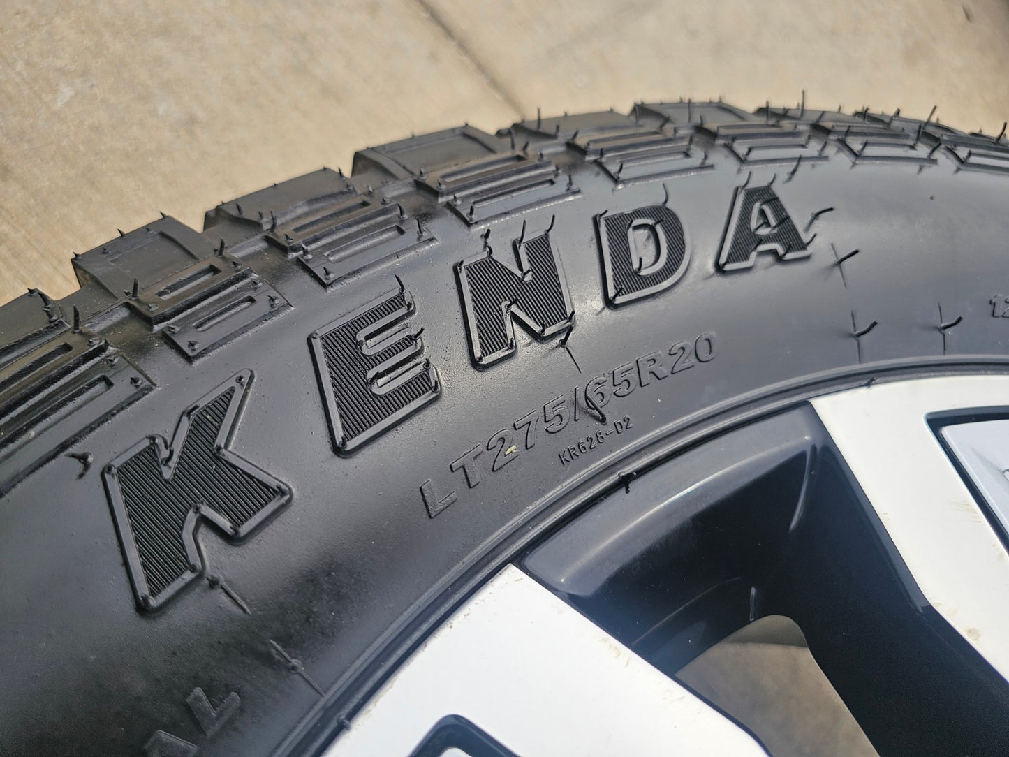 20" GMC Sierra DENALI 2500 3500 OEM wheels rims 5958 14138 Chevy KENDA A/T2