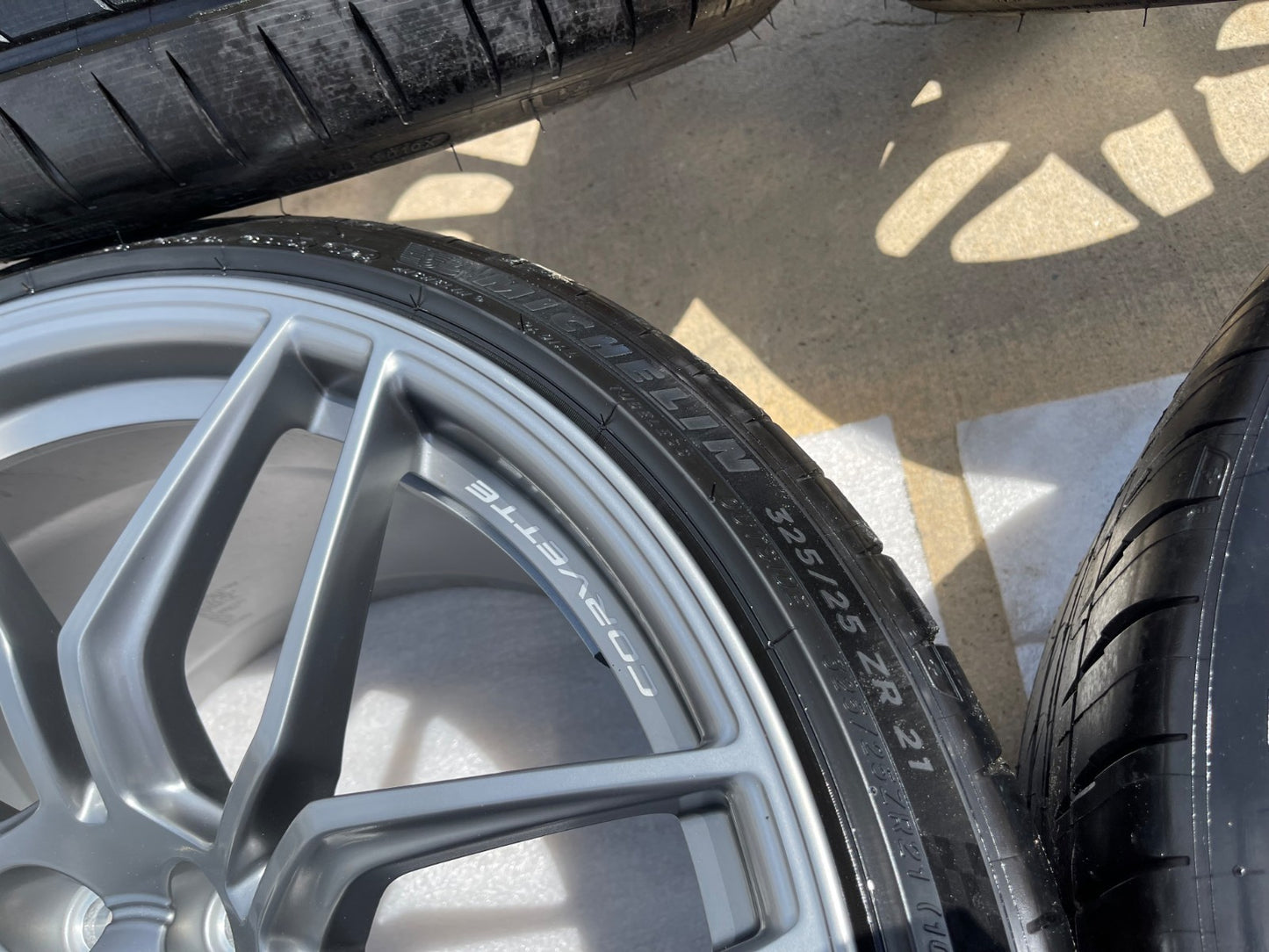 20" + 21" Chevy Corvette Z06 C8 OEM wheels rims 95580 95581 tires MICHELIN NEW