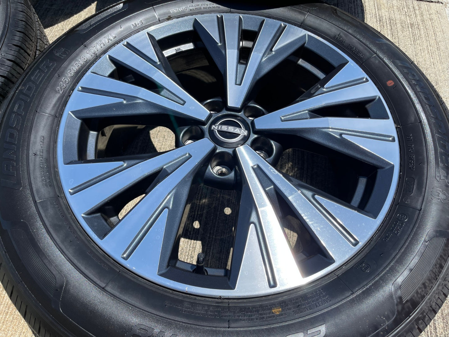 18" Nissan Murano Pathfinder FX35 FX45 QX60 OEM 62828 wheels rims 2023 2024 2025