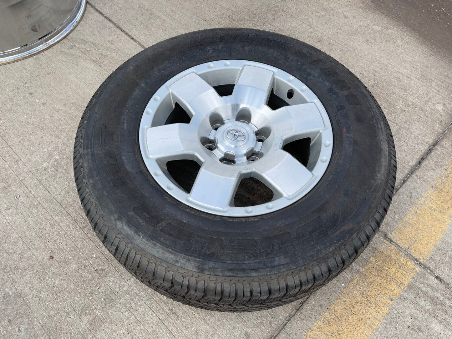 17" Toyota FJ Cruiser Tacoma 4Runner OEM wheel rim 69503 spare