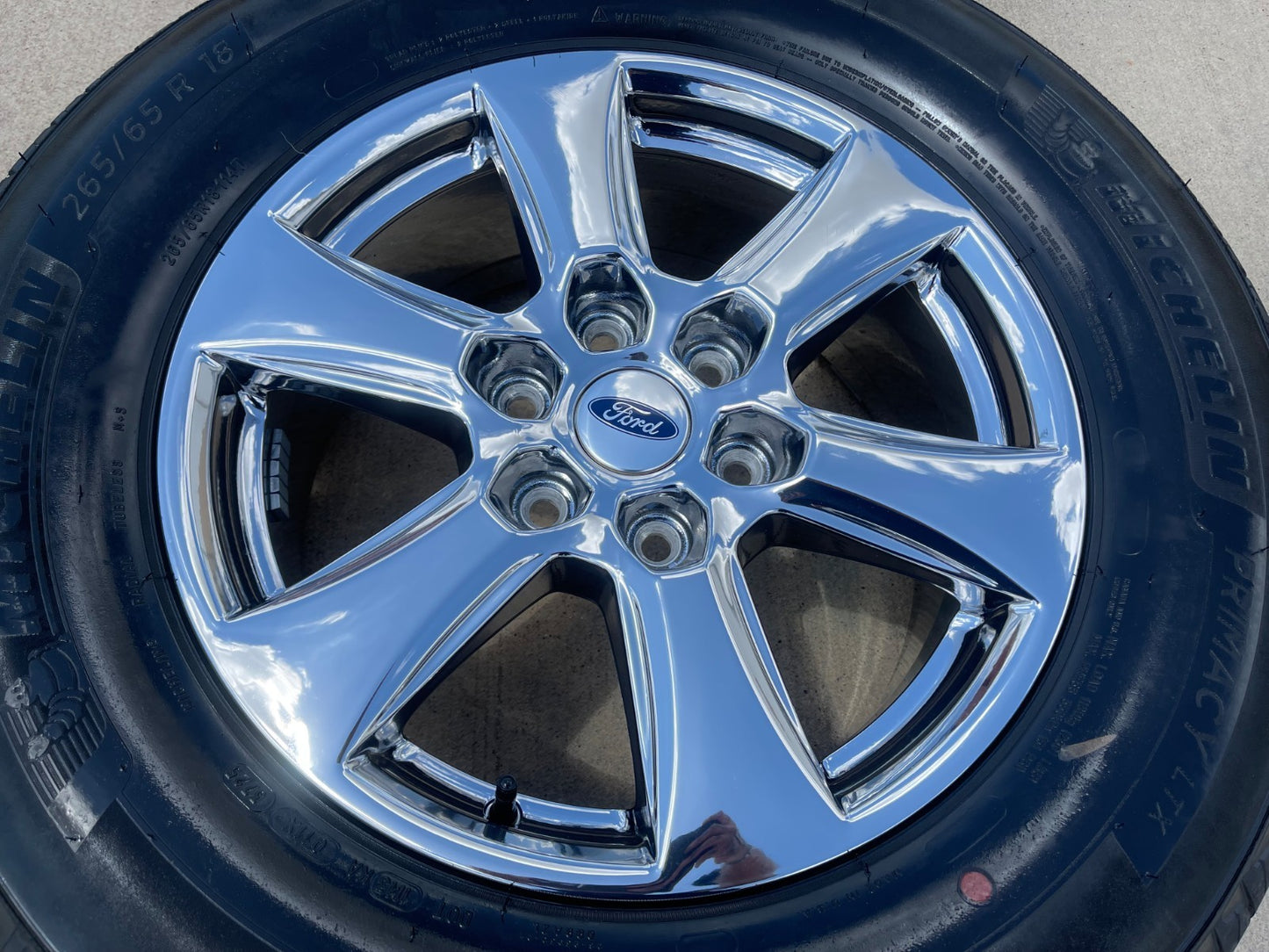 (1) 18" Ford F-150 Lariat OEM rim wheel 10168 tire Expedition MICHELIN NEW