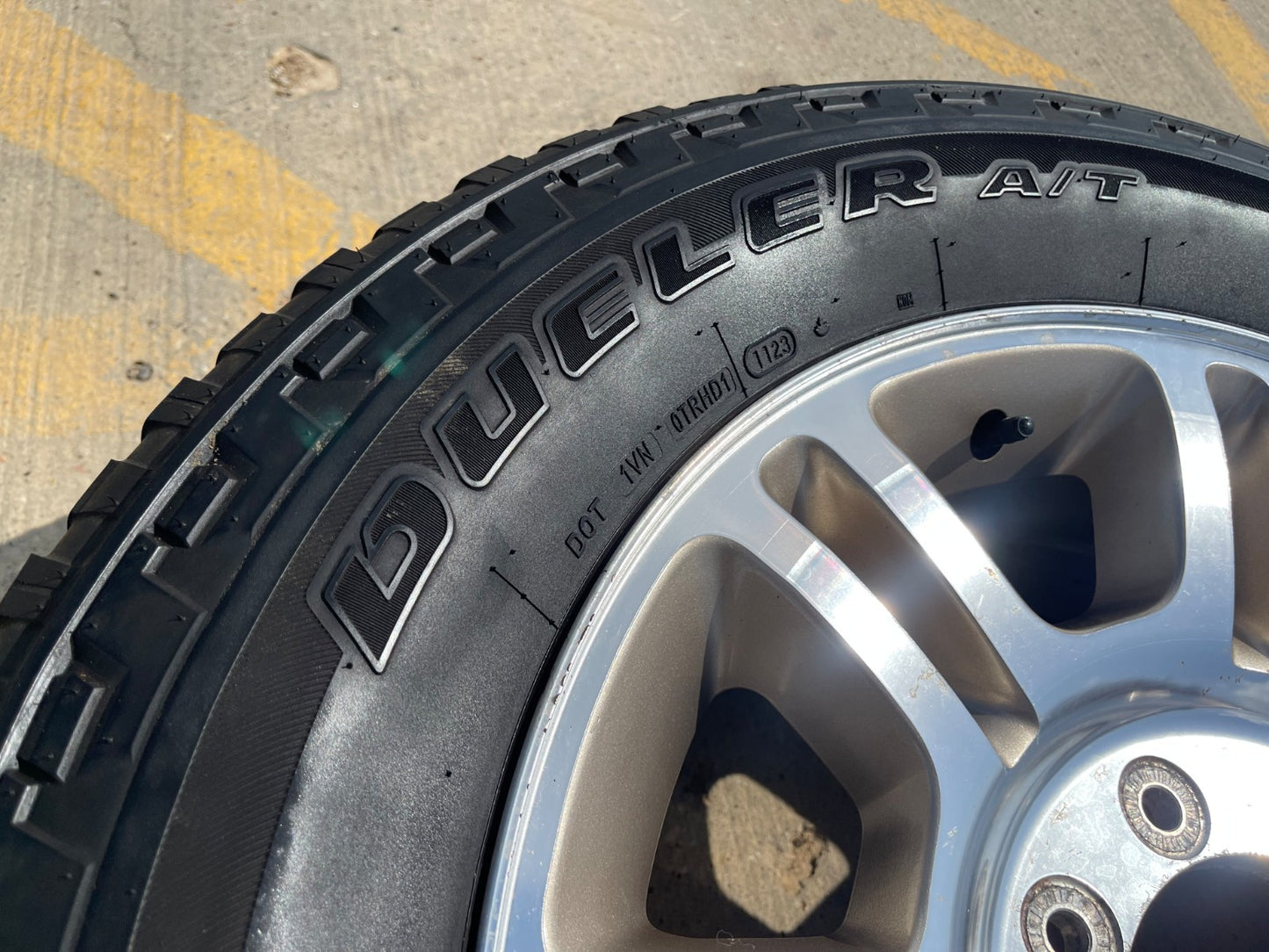 20" Ford F-250 F-350 OEM 3951 3845 KING RANCH rim wheel tire BRIDGESTONE A/T