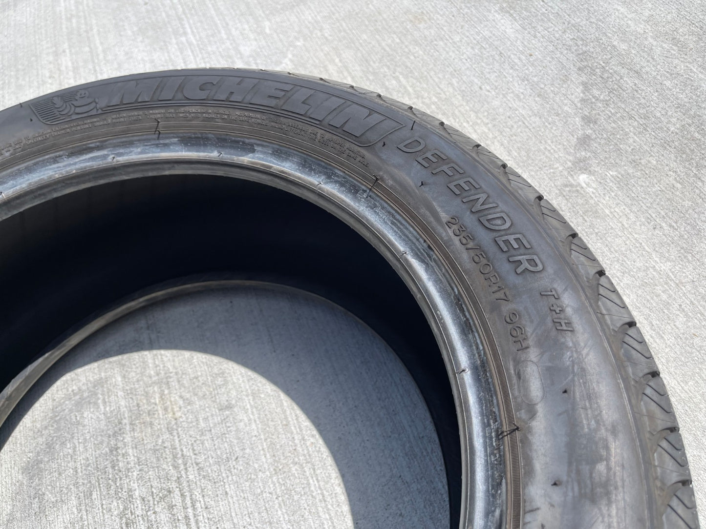 (1) 235/50/17 Michelin Defender T+H tire 235/50R17 96H XL M+S