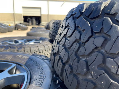 17" Jeep Wrangler Rubicon OEM 9218 wheels rims Gladiator tires BFG