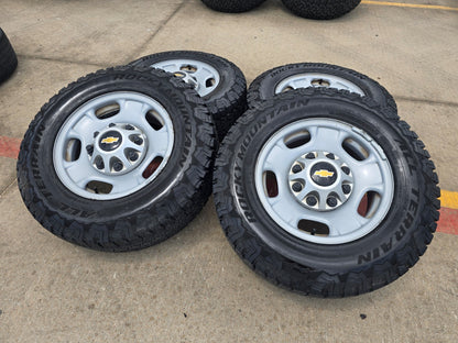 17" Chevy Silverado GMC Sierra 2500 OEM 8095 wheels rims tires A/T GREAT TREAD!!