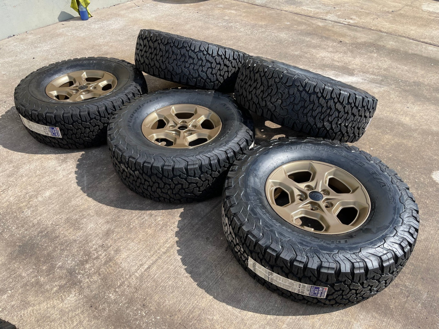 17" Jeep Gladiator RUBICON OEM wheels rims BRONZE Wrangler 9236 NEW