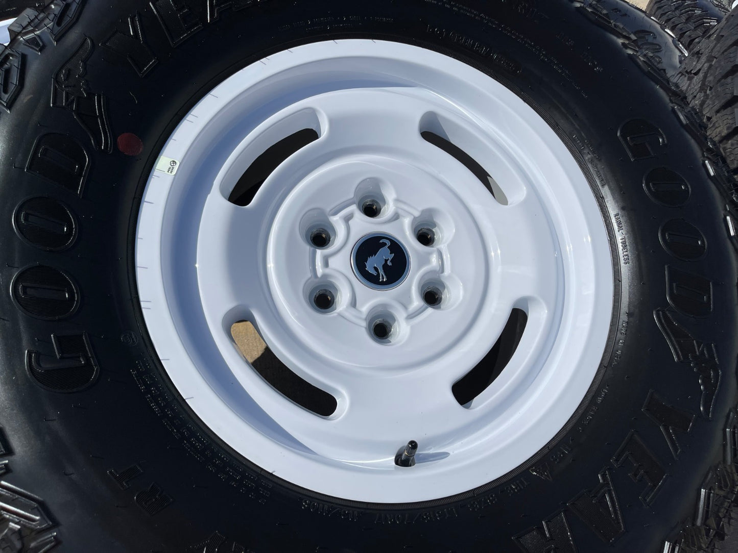17" Ford Bronco HERITAGE Stroppe Edition 10463 OEM wheels rims white SET NEW 35"