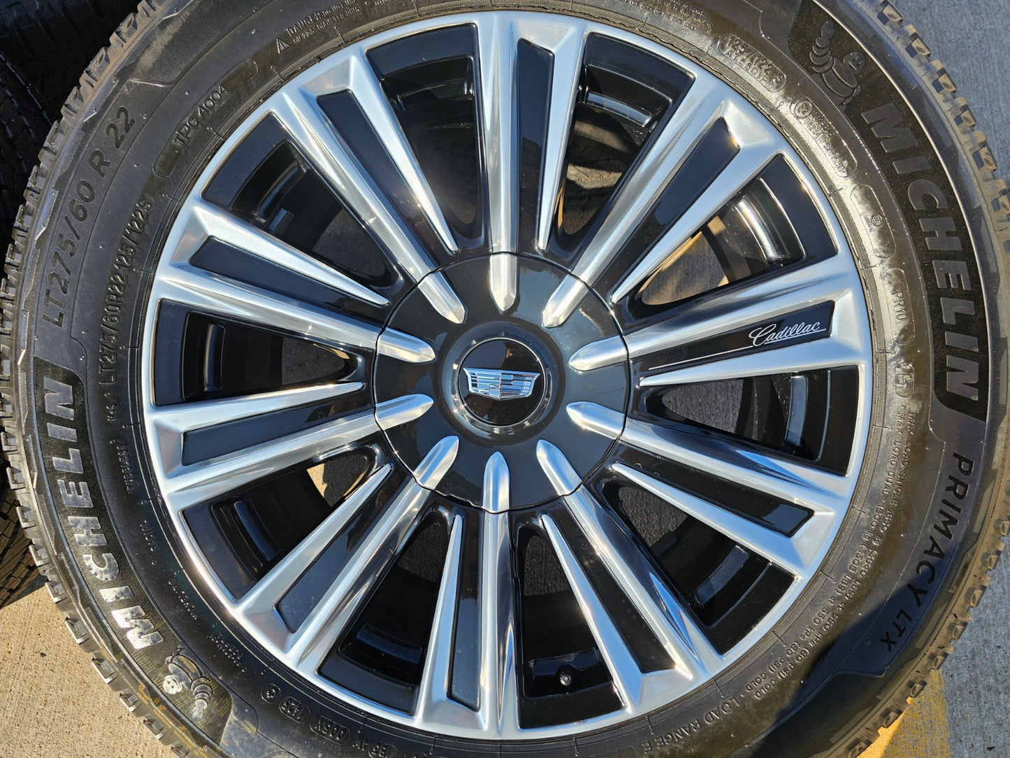 22" Cadillac Escalade IQ PLATINUM EV OEM wheels rims 2500 Hummer 2025 2026 NEW