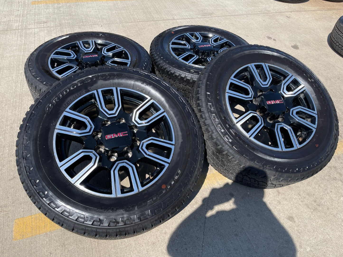 20" GMC Sierra AT4 2500 3500 OEM wheels rims 5950 Silverado BRIDGESTONE A/T