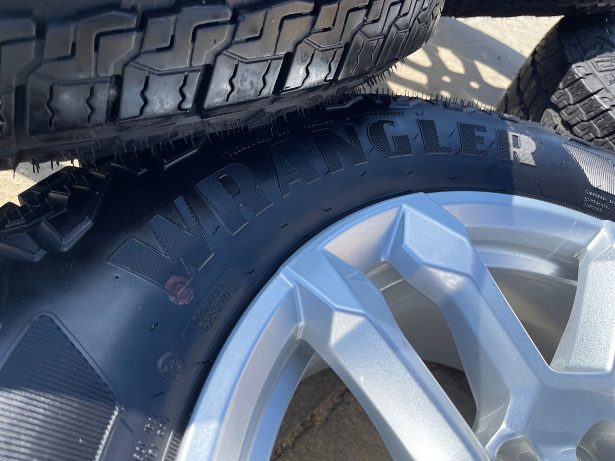 18" Chevy Silverado Suburban Tahoe OEM 14091 wheels rims GMC SET GOODYEAR A/T