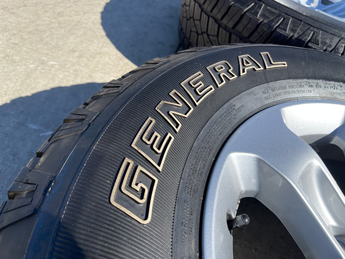 18" Dodge Ram 1500 OEM wheels rims 2672 tires GENERAL A/TP
