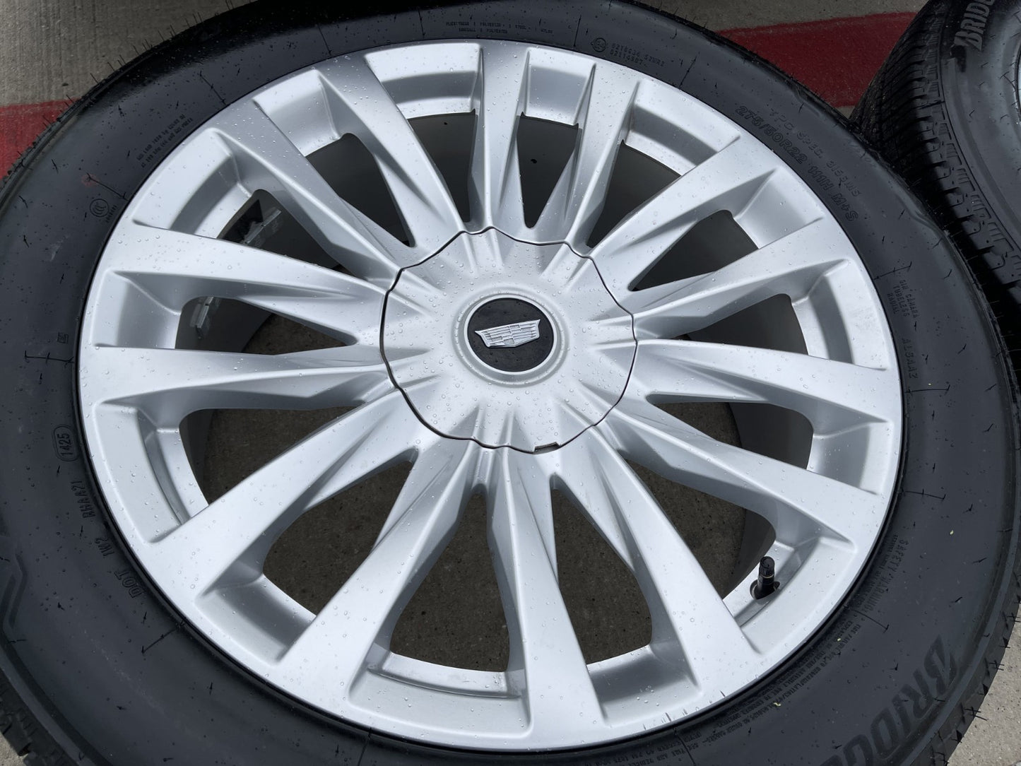 22" Cadillac Escalade Platinum OEM wheels rims 95026 4873 tires SET BRIDGESTONE