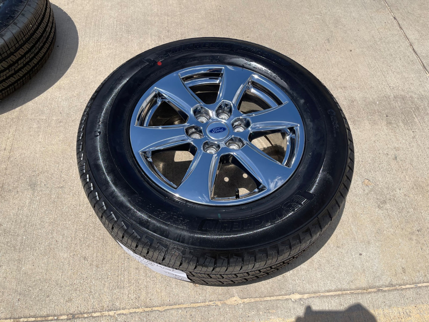 (1) 18" Ford F-150 Lariat OEM rim wheel 10168 tire Expedition MICHELIN NEW