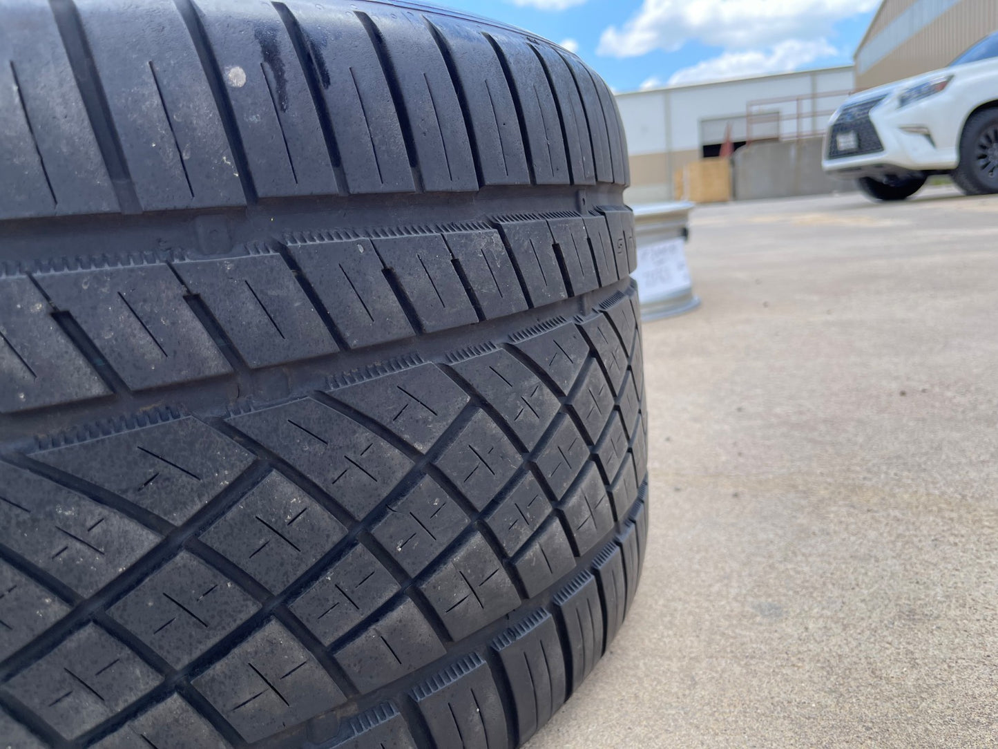 (1) 315/35/22 Continental Extreme Contact DWS06 111Y XL M+S 315/35R22 tire