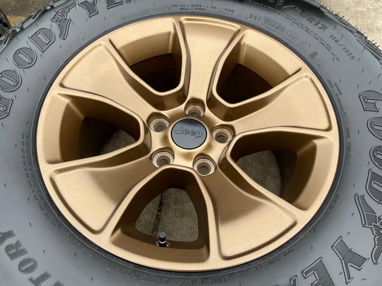 17" Jeep Wrangler Rubicon OEM 96226 wheels rims Gladiator GOODYEAR  A/T 33" NEW