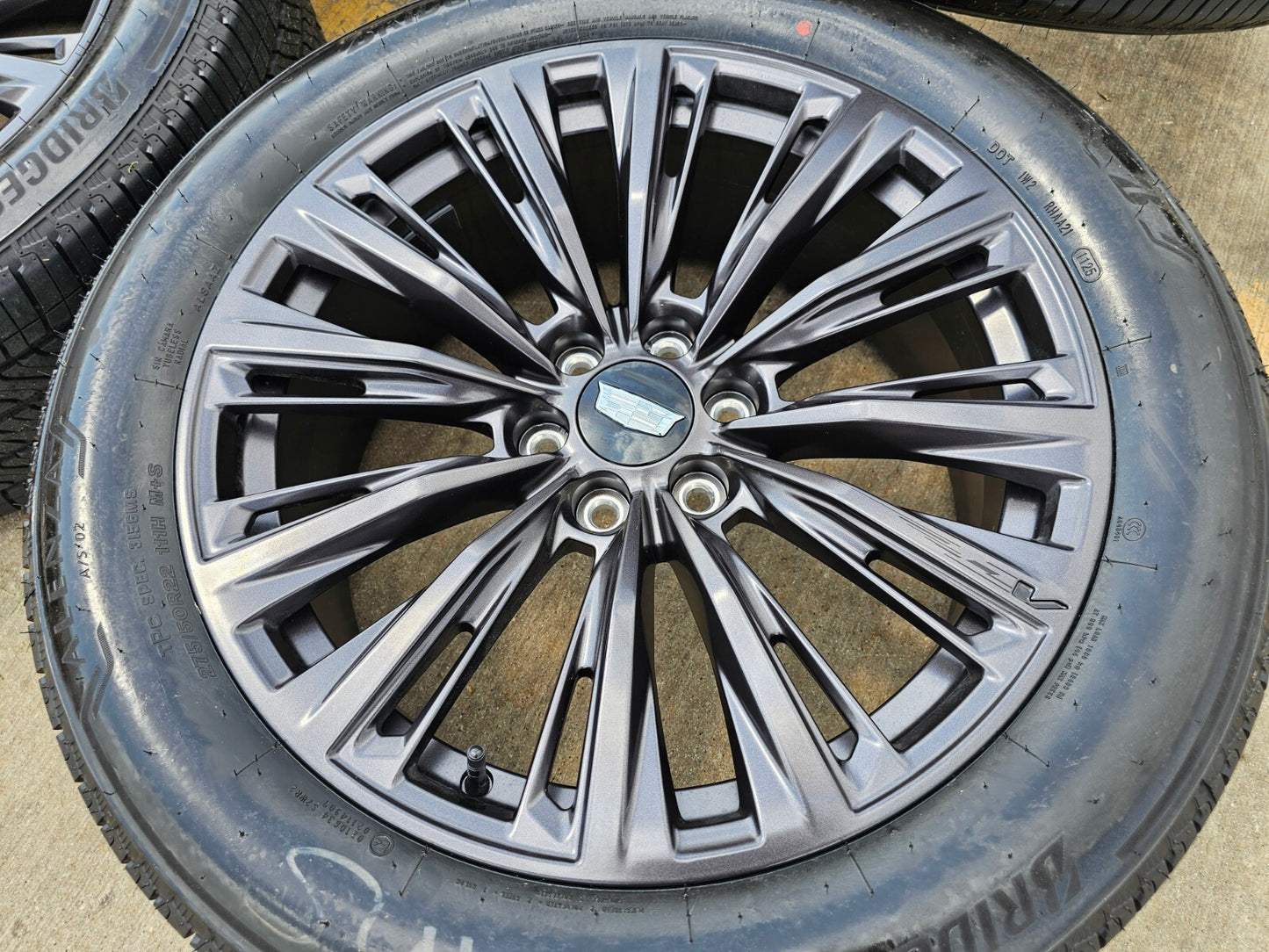 NEW 22" Cadillac Escalade V V600 Platinum OEM (1) wheel rim #4882 FITS 2020-2027