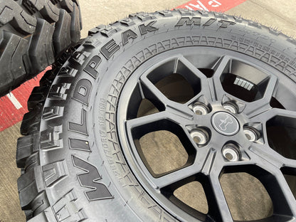 17" Jeep Gladiator RUBICON OEM wheels rims black Wrangler 9326 FALKEN MT 33" NEW