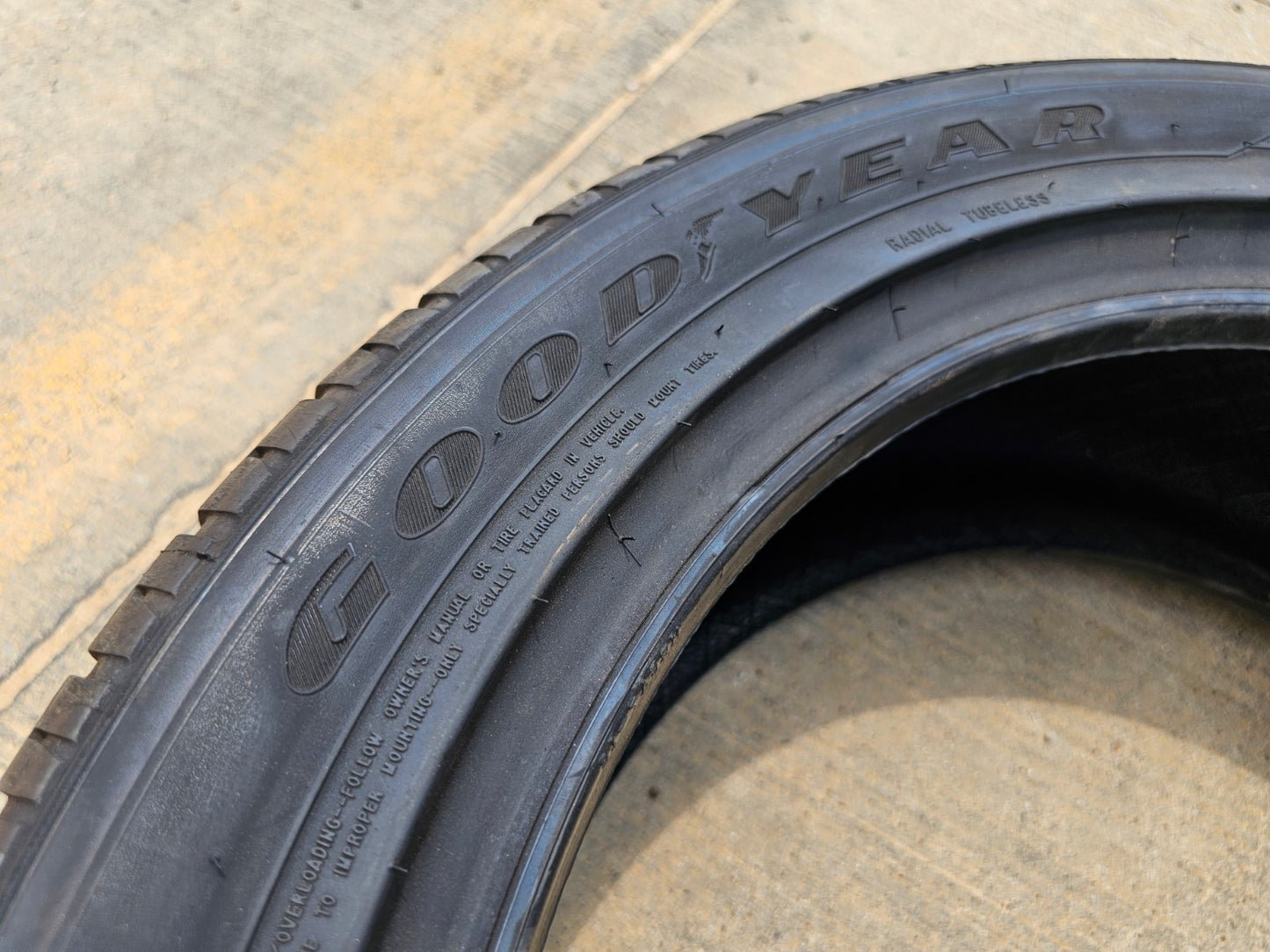 (1) 245/45/19 Goodyear Eagle Touring tire 245/45R19 98V M+S NEW