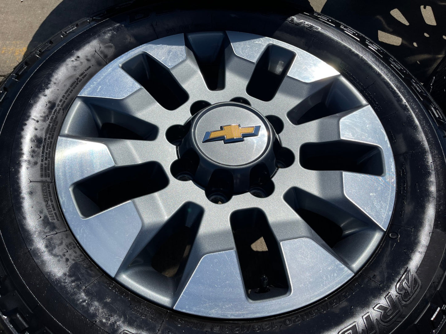 20" GMC Sierra Chevy Silverado 2500 3500 OEM 5960 5947 wheels rims BRIDGESTONE