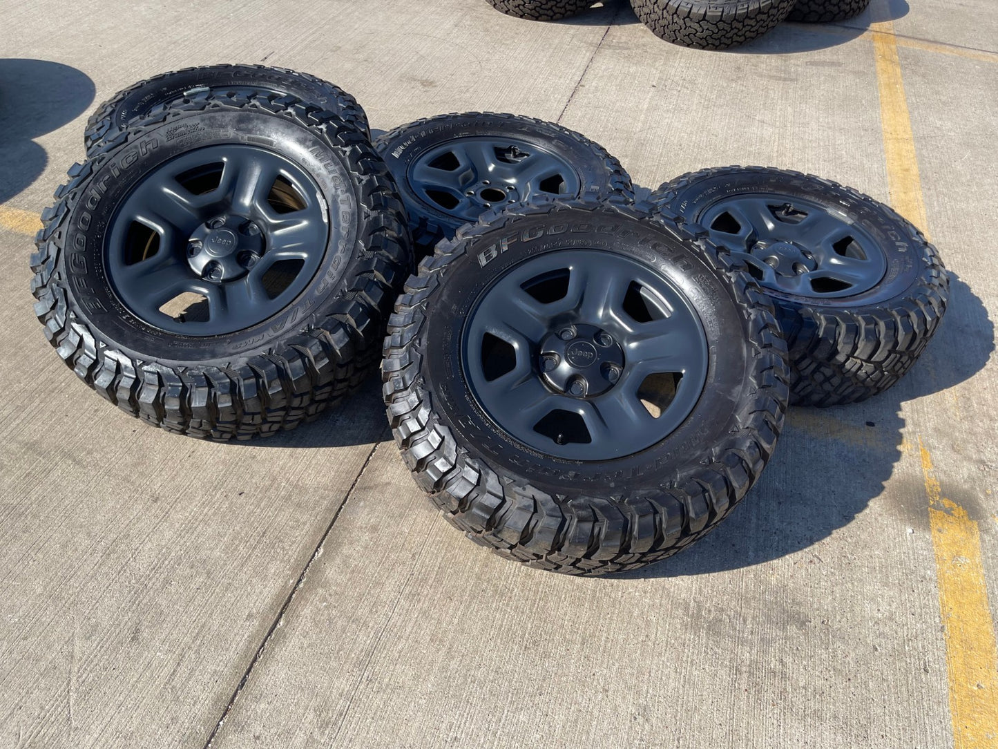 17" Jeep Wrangler Rubicon Sahara OEM wheels rims 9240 9220 black BFG KM3