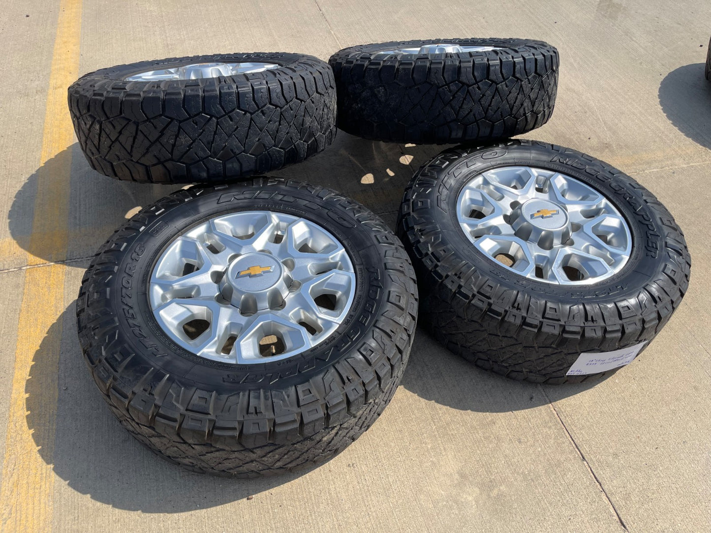18" Chevy Silverado 2500 3500 OEM 5959 wheels rims tires SET NITRO R/T