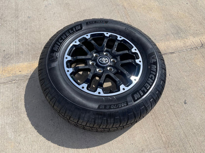 (1) 18" Toyota Tundra TRD OEM black wheel rim 75273 95407 Sequoia SET MICHELIN