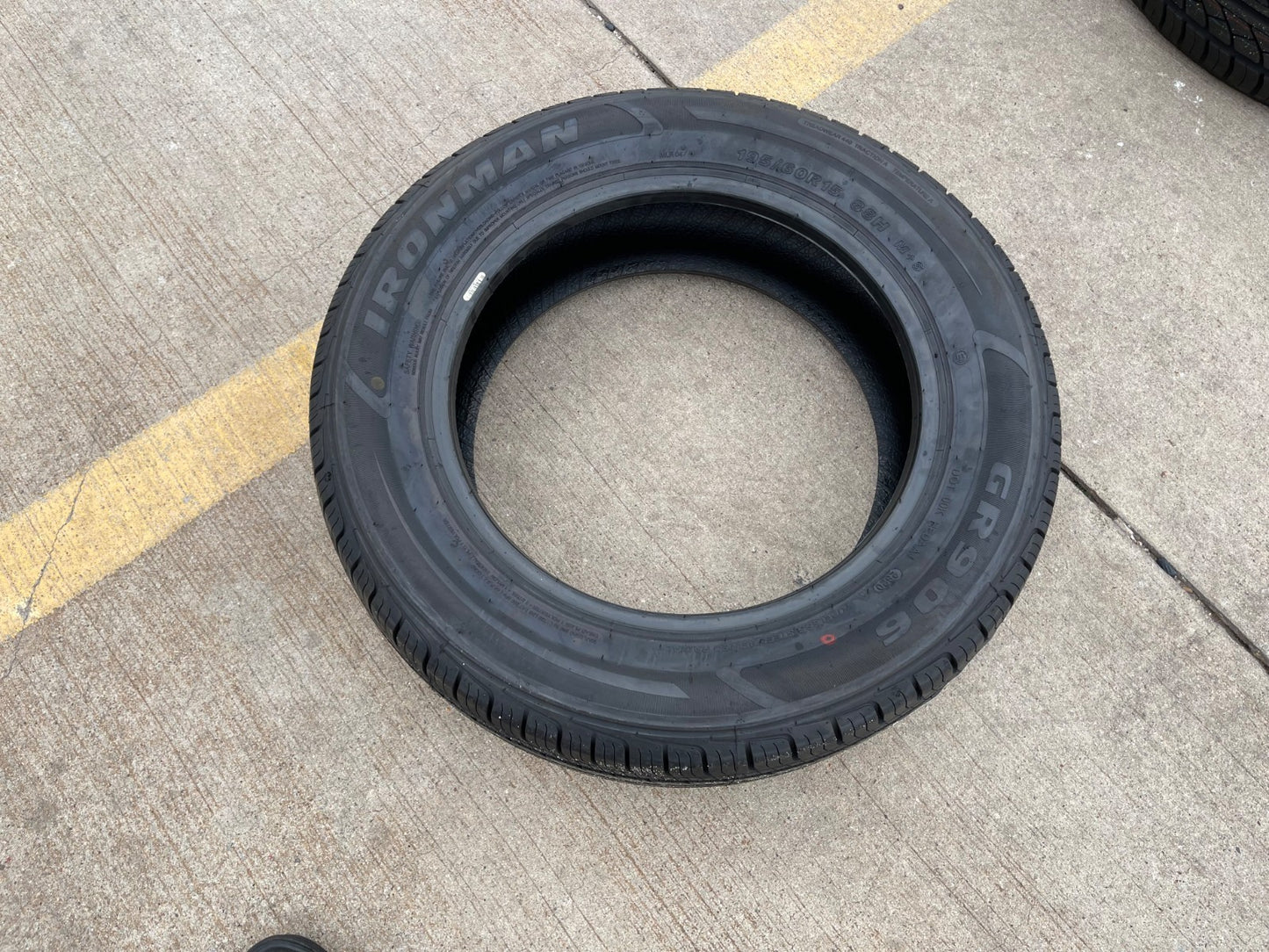 (1) 195/60/15 Ironman GR906 tire 195/60R15 88H M+S NEW